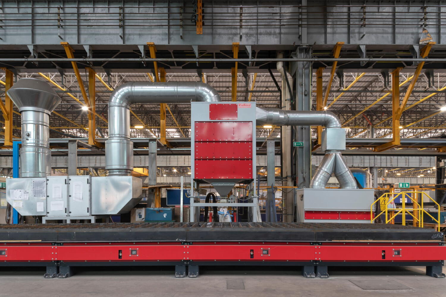 Detail der Fincantieri-Werft in Monfalcone, Italien, transportiert.