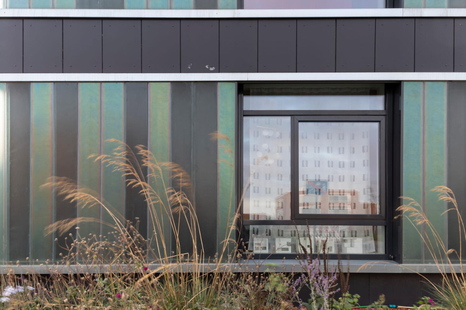 Detail der Fassade des Recyclinghauses setzt auf recyclingfähige Bauprodukte. Cityförster architecture + urbanism in Hannover.