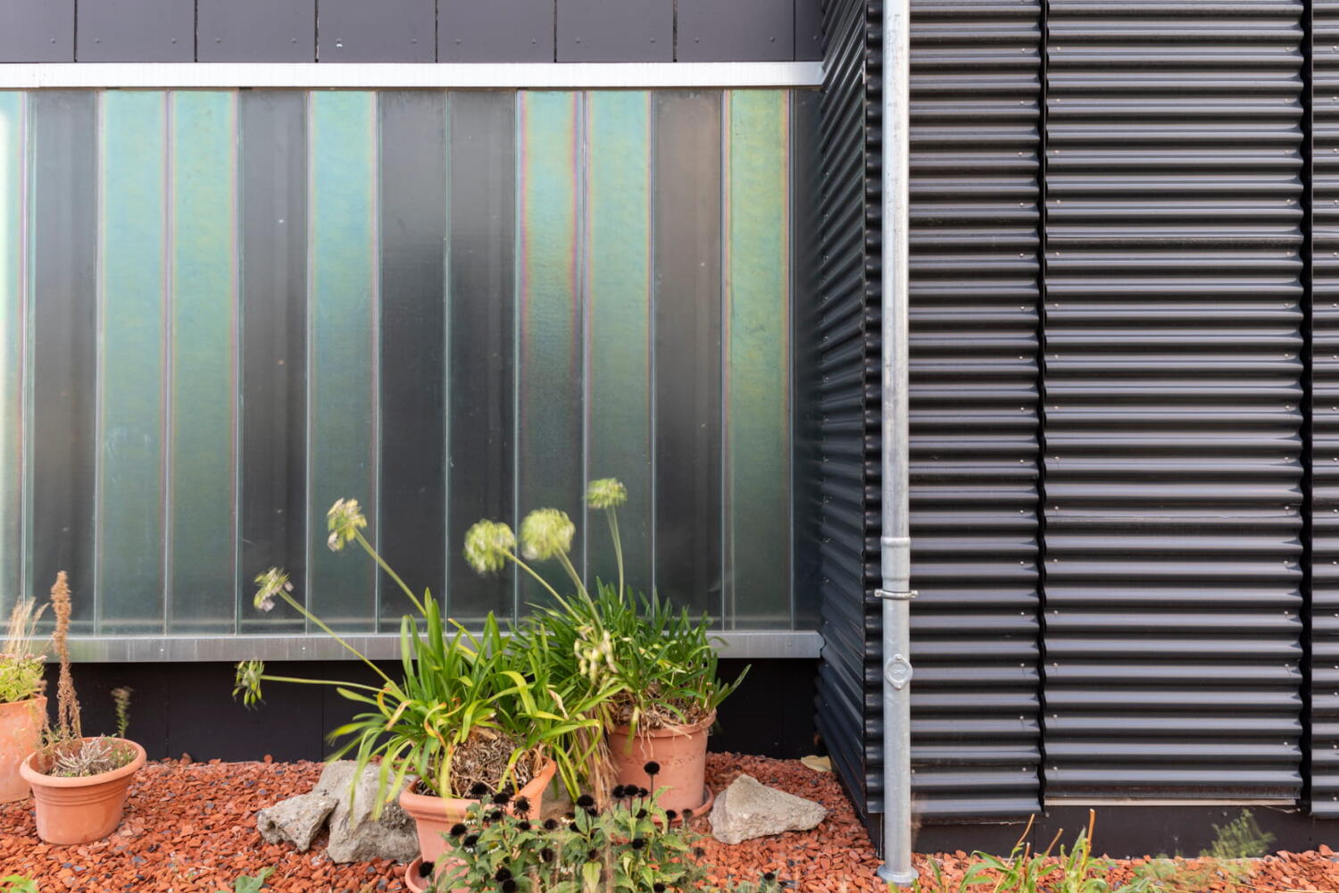 Detail der Fassade des Recyclinghauses setzt auf recyclingfähige Bauprodukte. Cityförster architecture + urbanism in Hannover.