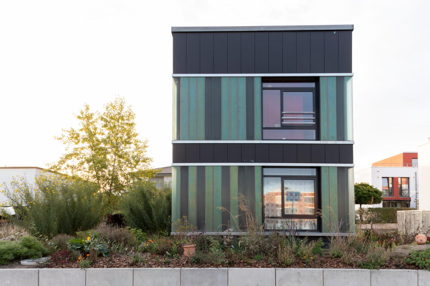 Fassade des Recyclinghauses setzt auf recyclingfähige Bauprodukte. Cityförster architecture + urbanism in Hannover.