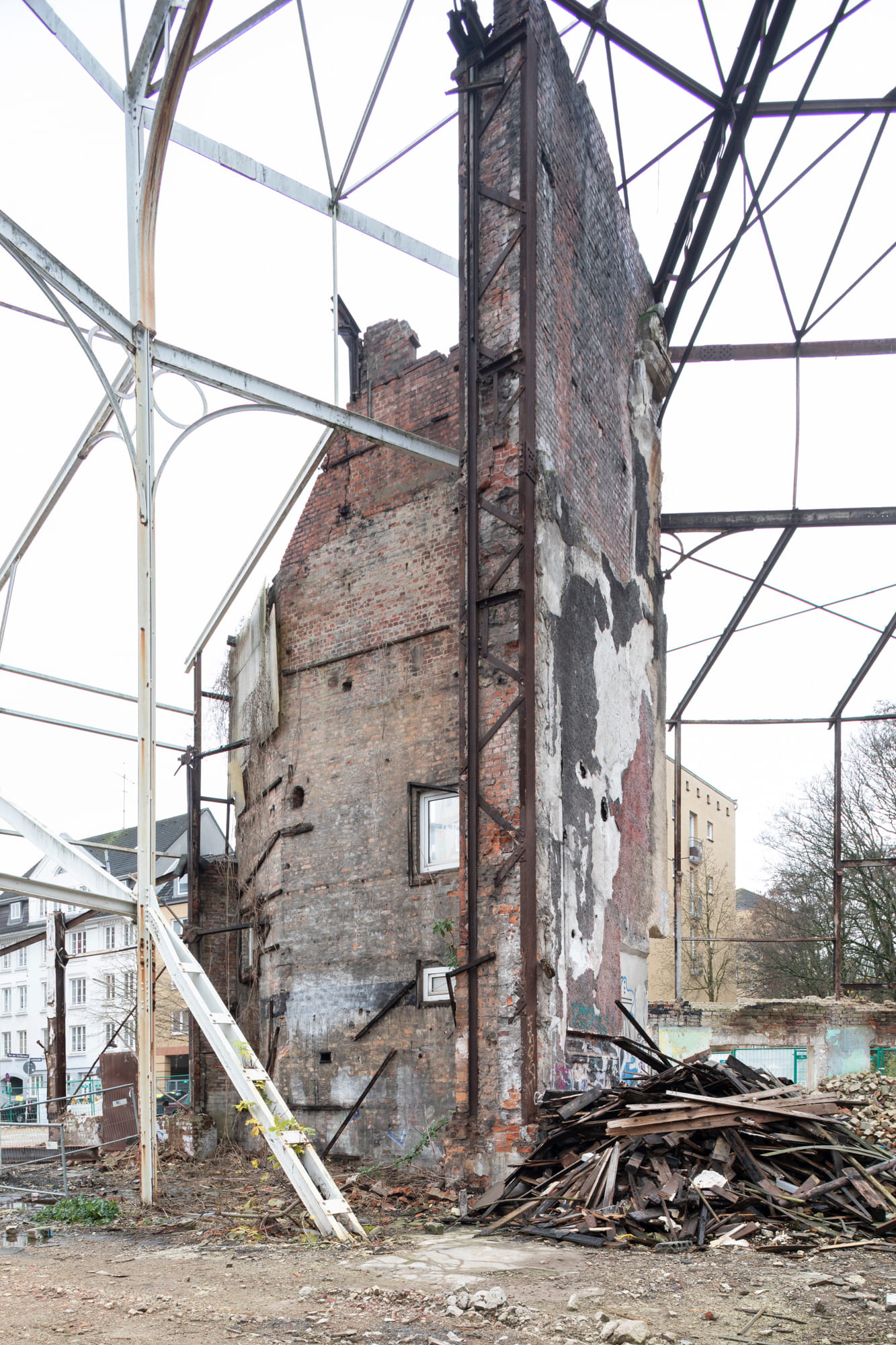 Details der erhaltenen Mauer des Schilleroper in Hamburg